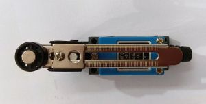Краен изключвател ME-8108 с регулируемо ролково рамо за автосервизни подемници - нов