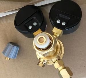 MIG/MAG Gas Pressure Regulator for CO2 / Argon, Connector Nut Size W21.8x1/14"